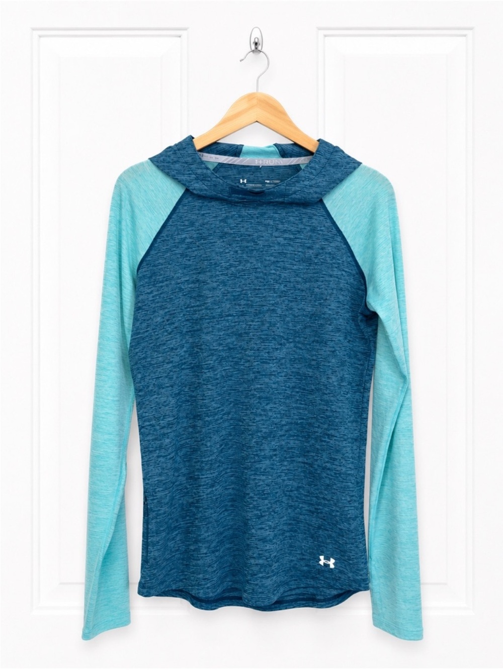 Under Armour Heat Gear Blue Teal Long-Sleeve Hoodie Performance Top